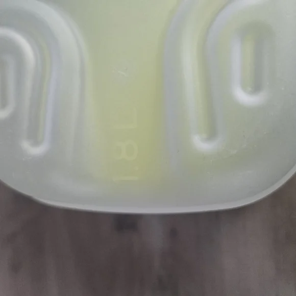 Yellow Lid Food Storage Container - Picture 7 of 7
